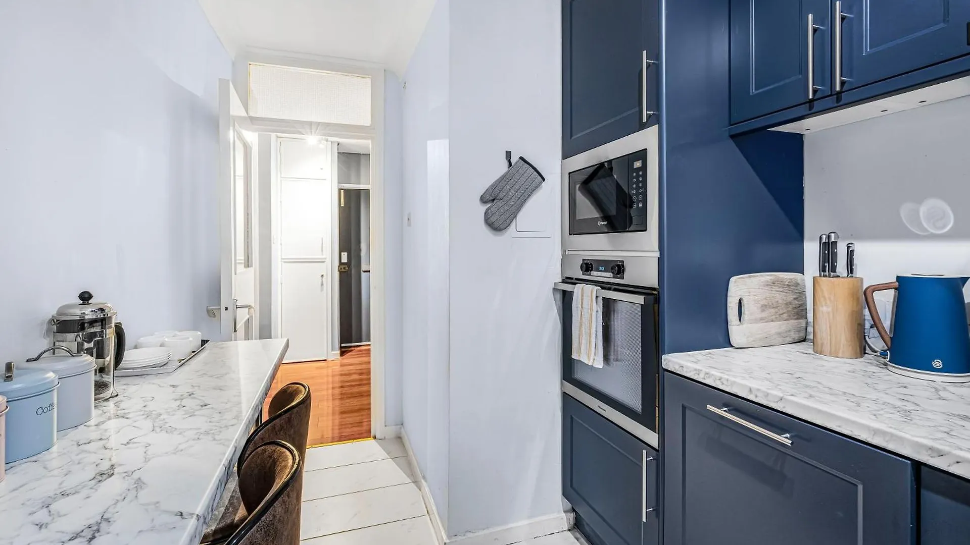 Stunning Massive Bedroom +Direct Thames River View London Homestay