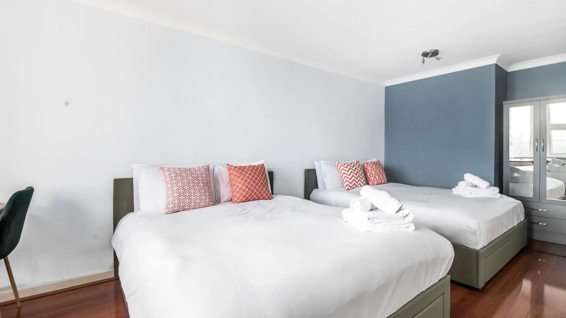 Homestay Stunning Massive Bedroom +Direct Thames River View London